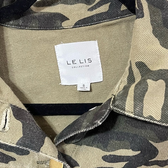Le Lis Collection camouflage cropped jacket size small - Picture 3 of 3
